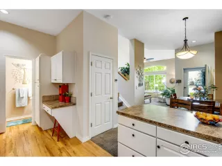 Photo #5: 988178 Listing 