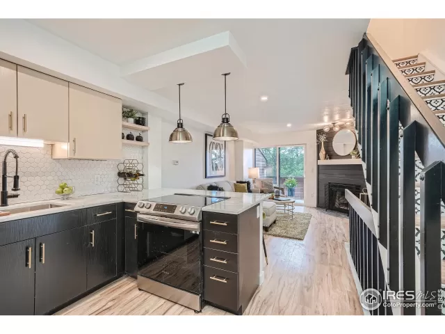 MLS: 988197 Condo For Sale