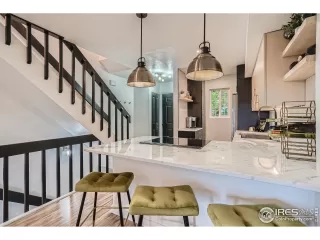 Photo #6: 988197 Listing