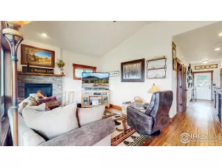 Photo #4: 988222 Listing