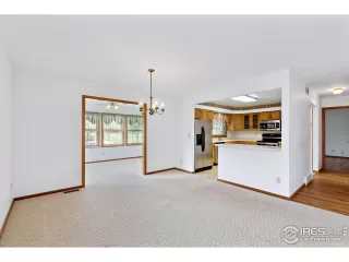 Photo #6: 988223 Listing