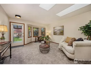 Photo #5: 988249 Listing