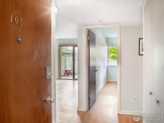 Photo #2: 988257 Listing 