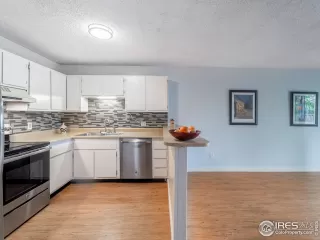 Photo #3: 988257 Listing 