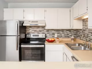 Photo #4: 988257 Listing 