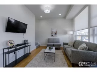 Photo #5: 988273 Listing