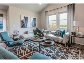 Photo #4: 988297 Listing