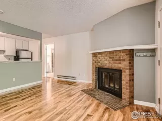 Photo #4: 988374 Listing