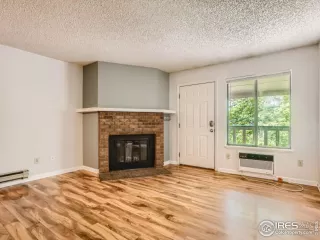 Photo #5: 988374 Listing