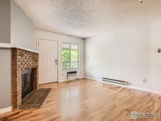 Photo #6: 988374 Listing