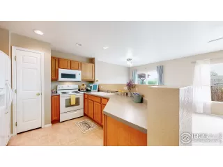 Photo #4: 988409 Listing