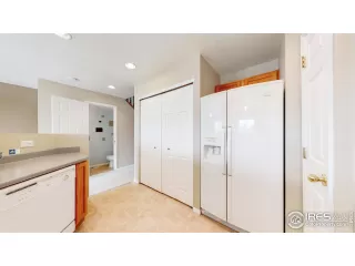 Photo #5: 988409 Listing