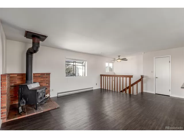 MLS: 9884355 Condo For Sale