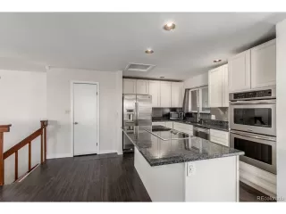 Photo #5: 9884355 Listing 