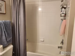 Photo #6: 988454 Listing