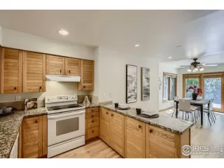 Photo #5: 988461 Listing 