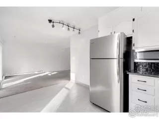 Photo #5: 988499 Listing