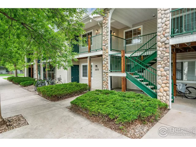 MLS: 988501 Condo For Sale