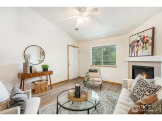 Photo #4: 988501 Listing