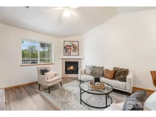 Photo #5: 988501 Listing