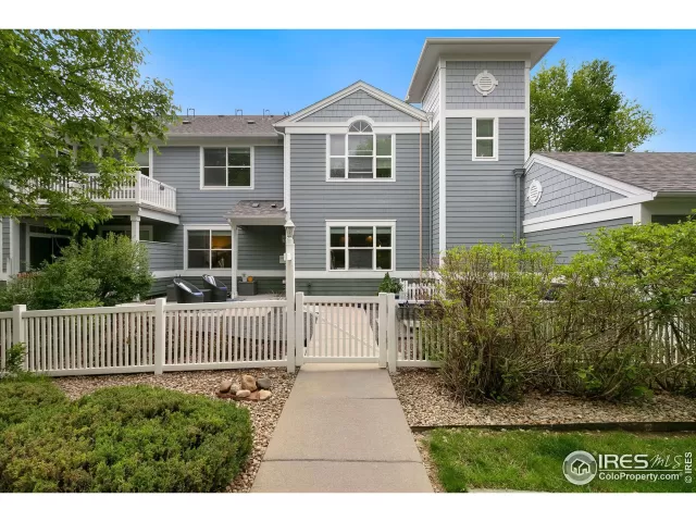 MLS: 988540 Condo For Sale