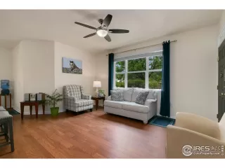 Photo #4: 988540 Listing