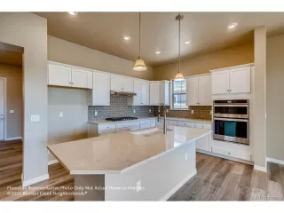 Photo #5: 9885488 Listing