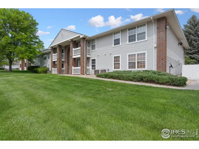 MLS: 988555 Condo For Sale