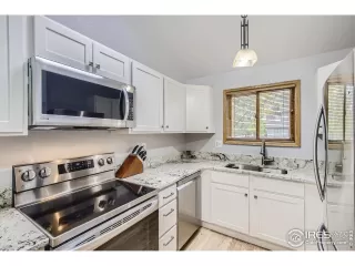 Photo #2: 988560 Listing