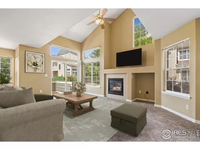 MLS: 988608 Condo For Sale