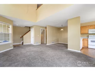 Photo #5: 988608 Listing