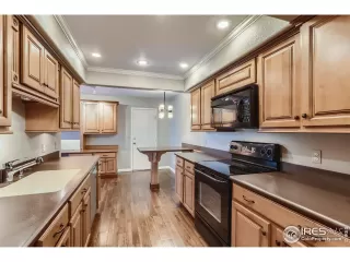 Photo #5: 988632 Listing