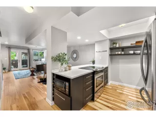 Photo #5: 988656 Listing 