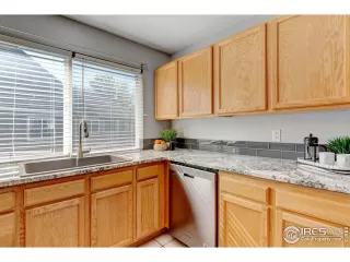 Photo #5: 988672 Listing