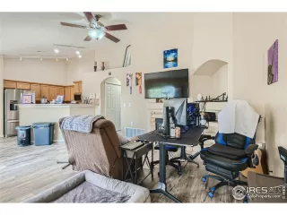 Photo #3: 988688 Listing