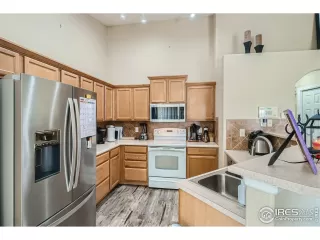 Photo #4: 988688 Listing