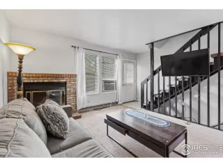 Photo #5: 988690 Listing