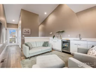 Photo #6: 988732 Listing 