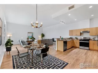 Photo #2: 988751 Listing