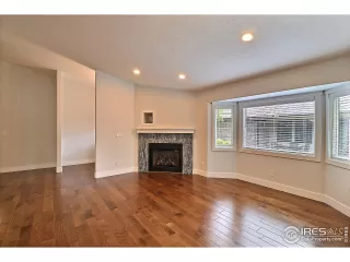 Photo #4: 988756 Listing