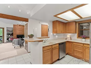 Photo #5: 988786 Listing