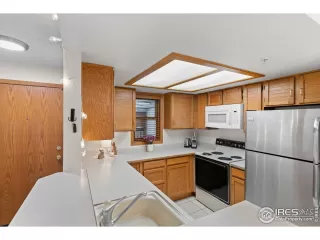 Photo #6: 988786 Listing