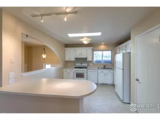 Photo #4: 988789 Listing