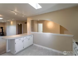 Photo #6: 988789 Listing