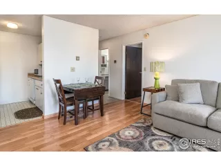 Photo #4: 988880 Listing