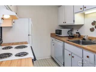 Photo #5: 988880 Listing