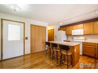 Photo #5: 988944 Listing