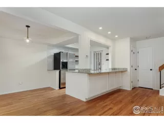 Photo #4: 988978 Listing 