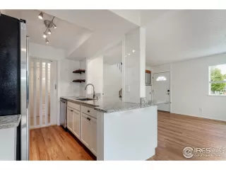 Photo #6: 988978 Listing 