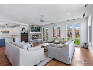 Photo #4: 989020 Listing